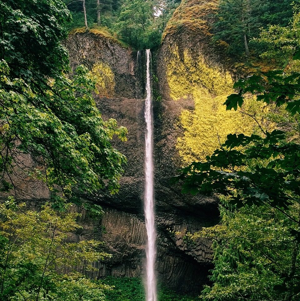 Waterfall 1716064 1280
